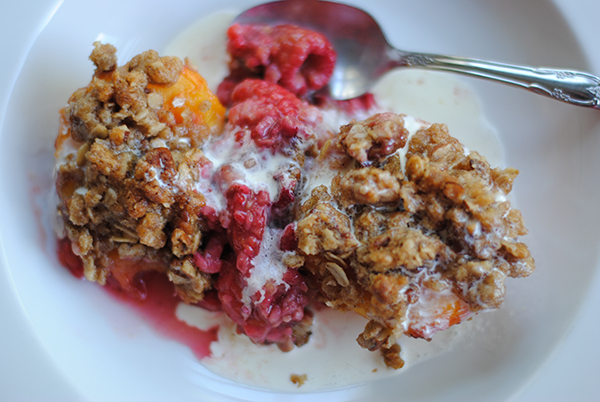peaches and raspberries with crumb topping